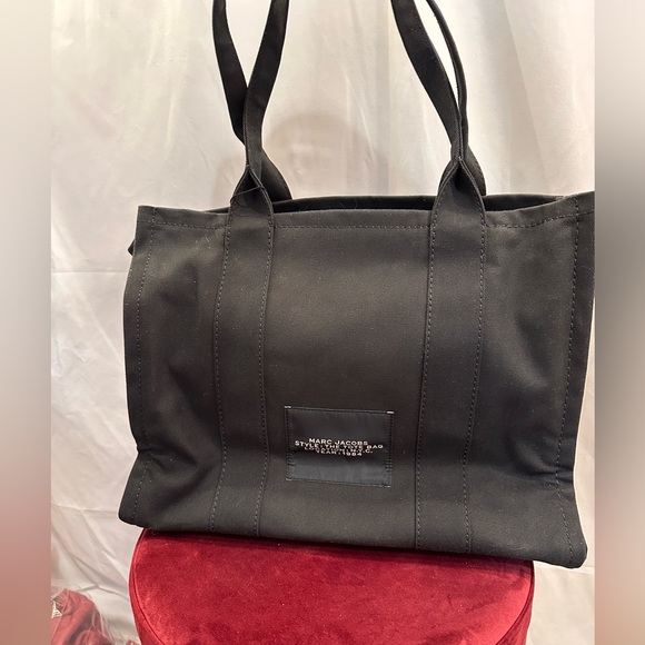 NEW Marc Jacobs The Canvas Large Tote Bag in Black REVOLVE DESIGNER - Picture 11 of 13